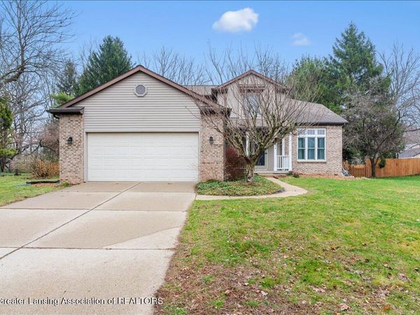 5554 Earliglow Lane, Haslett, MI 48840