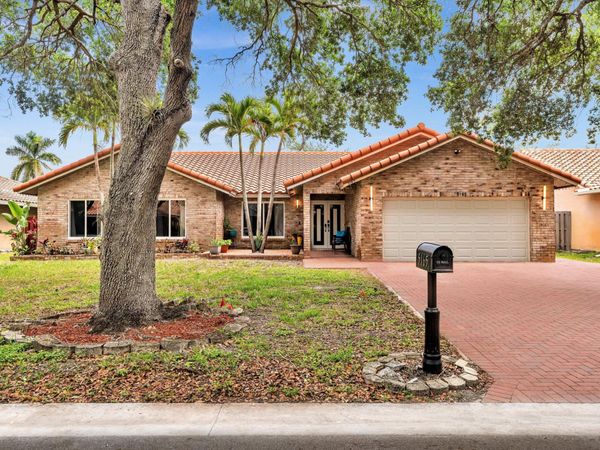 5165 NW 99th Way, Coral Springs, FL 33076