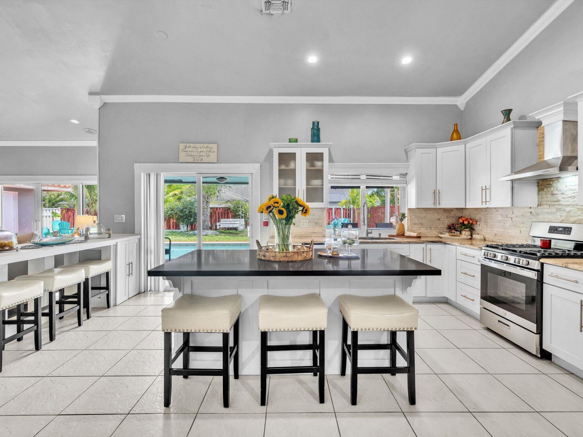 5165 NW 99th Way, Coral Springs, FL 33076 Photo