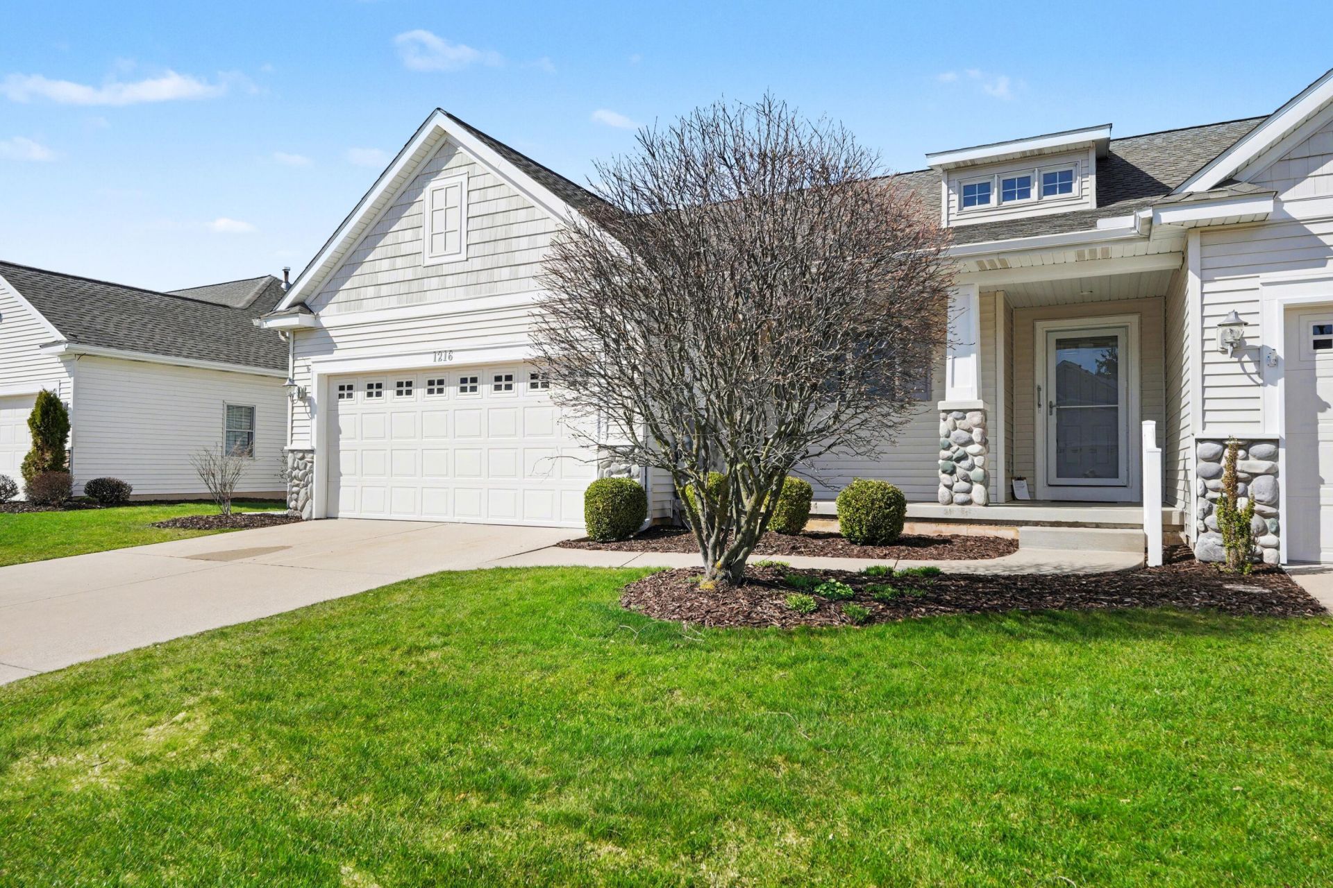 1216 S Linwood Drive Nw, Unit 23, Grand Rapids, MI 49534 Main Photo