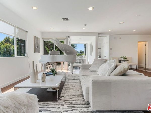 10336 Monte Mar Drive, Los Angeles, CA 90064