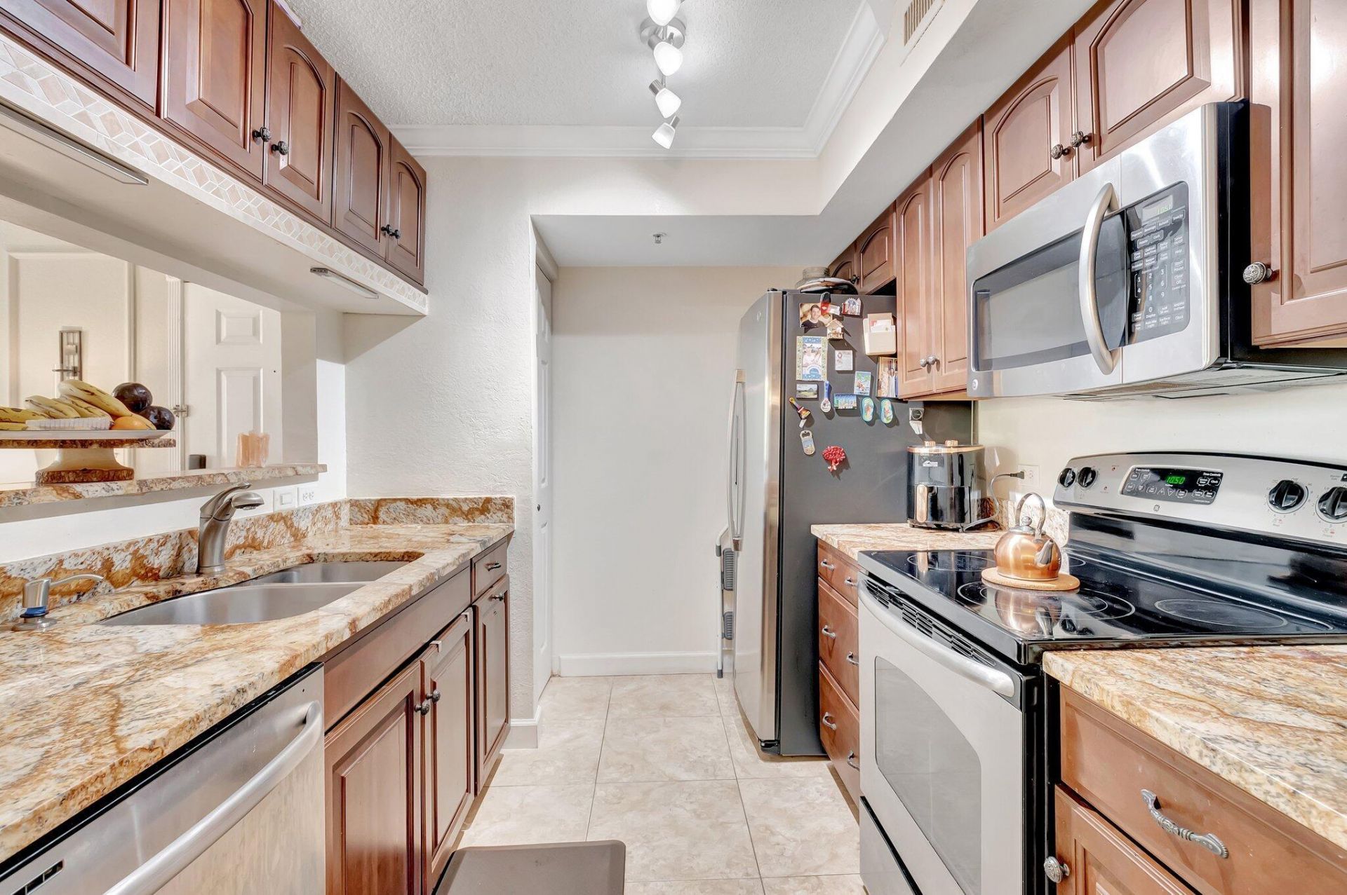 103 Yacht Club Way, Unit 206, Hypoluxo, FL 33462 Photo