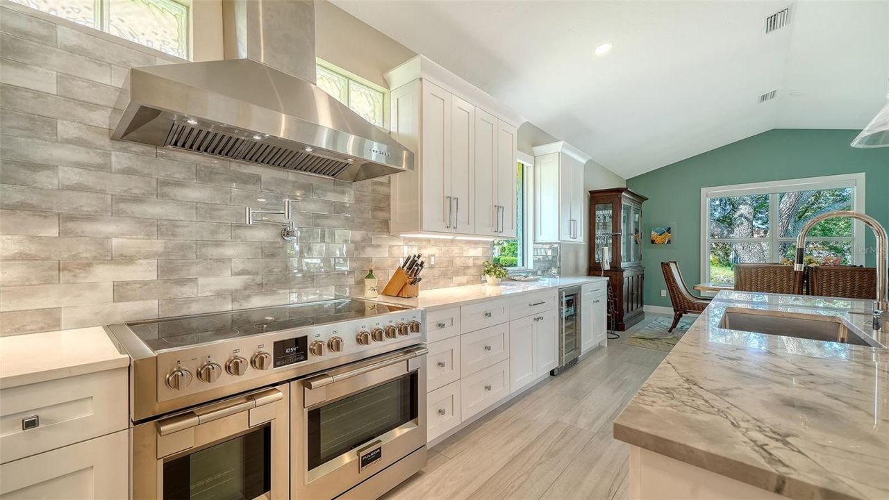 7198 Del Lago Drive, Sarasota, FL 34238 Photo