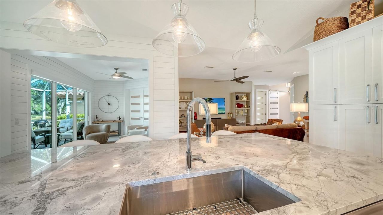 7198 Del Lago Drive, Sarasota, FL 34238 Photo