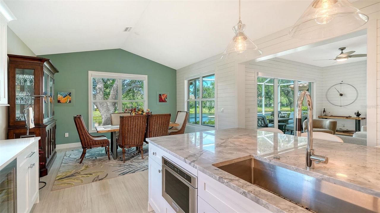 7198 Del Lago Drive, Sarasota, FL 34238 Photo