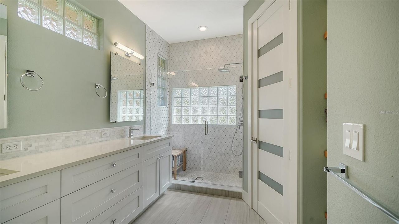 7198 Del Lago Drive, Sarasota, FL 34238 Photo