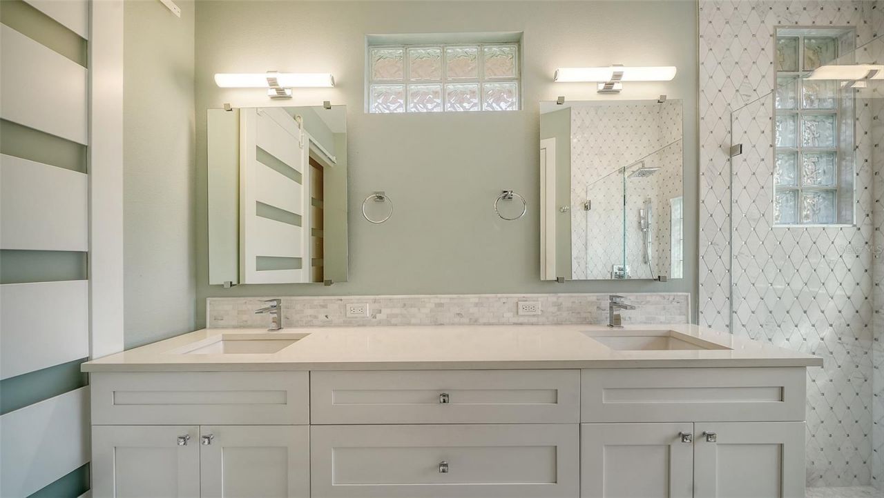 7198 Del Lago Drive, Sarasota, FL 34238 Photo