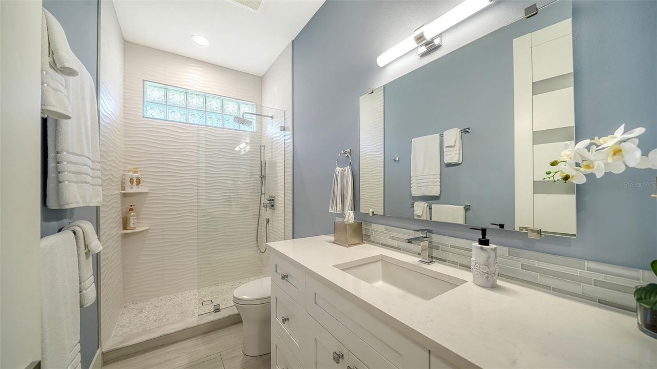 7198 Del Lago Drive, Sarasota, FL 34238 Photo