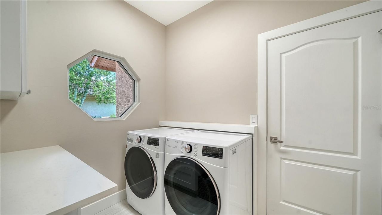 7198 Del Lago Drive, Sarasota, FL 34238 Photo