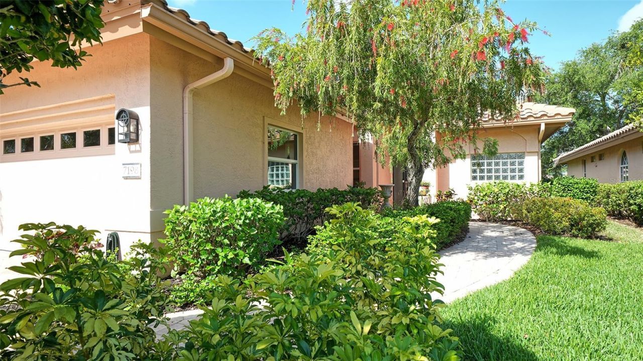 7198 Del Lago Drive, Sarasota, FL 34238 Photo