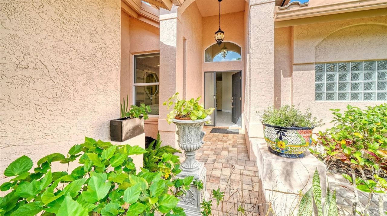 7198 Del Lago Drive, Sarasota, FL 34238 Photo