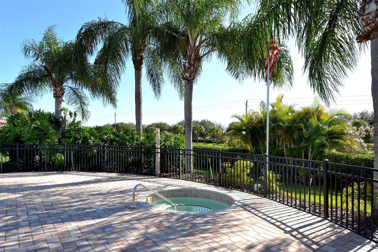 7198 Del Lago Drive, Sarasota, FL 34238 Photo