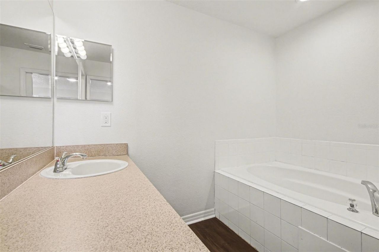 1011 Bluegrass Drive , Groveland, FL 34736 Photo