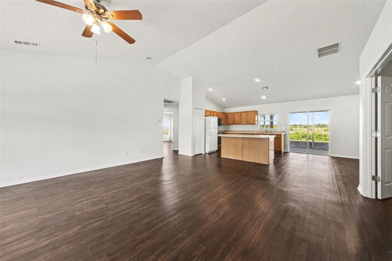 1011 Bluegrass Drive , Groveland, FL 34736 Photo