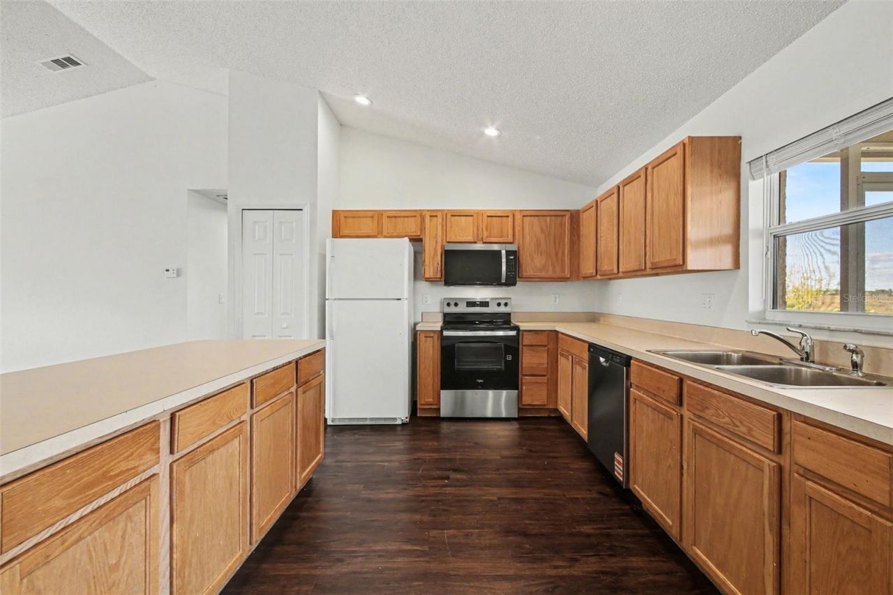 1011 Bluegrass Drive , Groveland, FL 34736 Photo