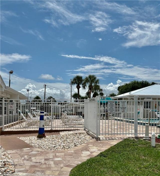 502 Pine Tree Ct, North Fort Myers, FL 33917 Photo