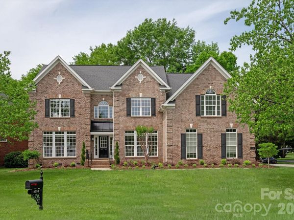 8700 Edgewater Court , Waxhaw, NC 28173