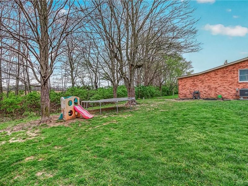 8700 Quaker Trace Road, Camden, OH 45311 Photo 23