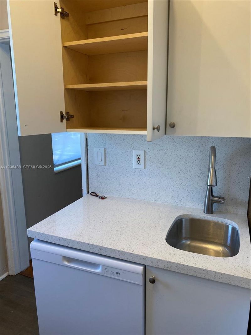 40 Almeria Ave, Unit 16, Coral Gables, FL 33134 Photo