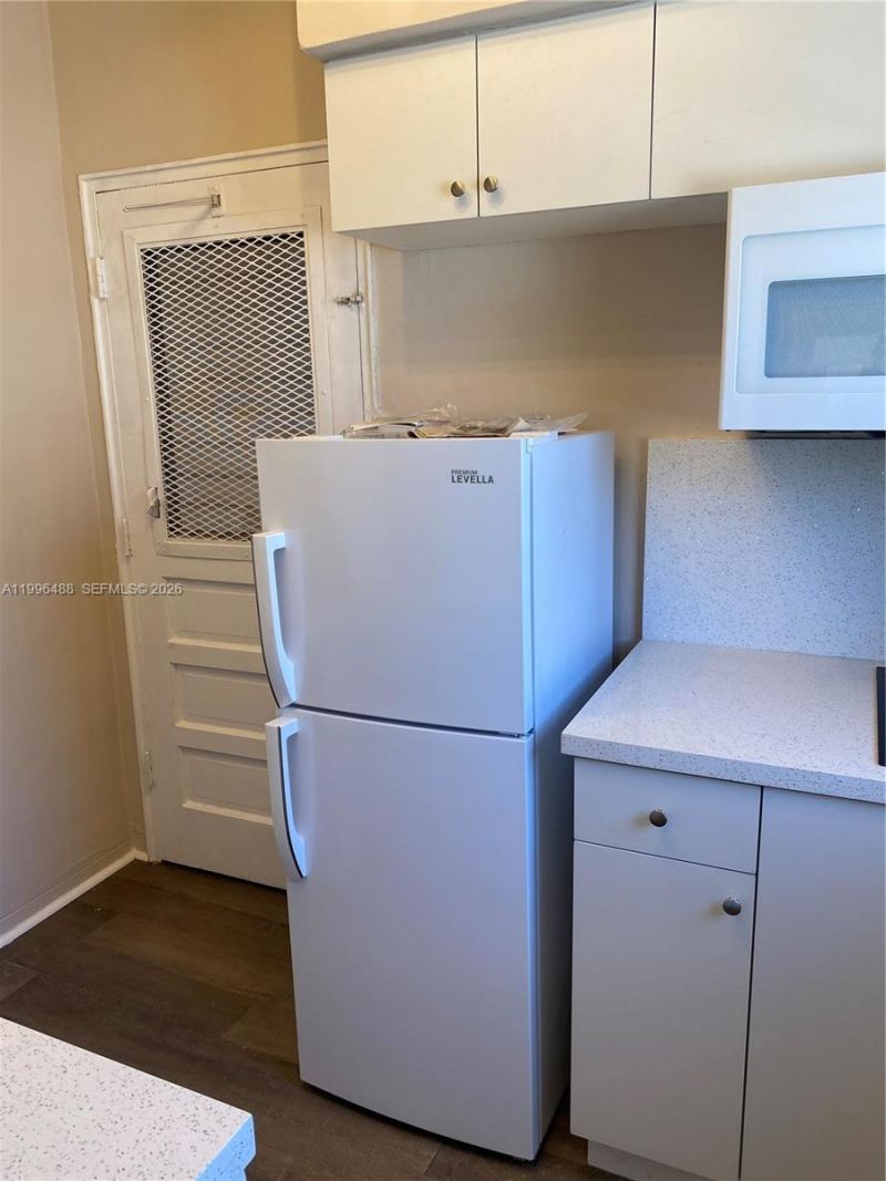 40 Almeria Ave, Unit 16, Coral Gables, FL 33134 Photo