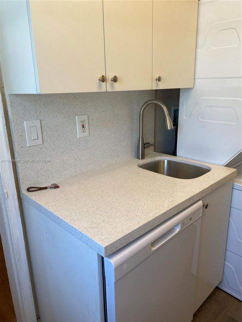 40 Almeria Ave, Unit 16, Coral Gables, FL 33134 Photo