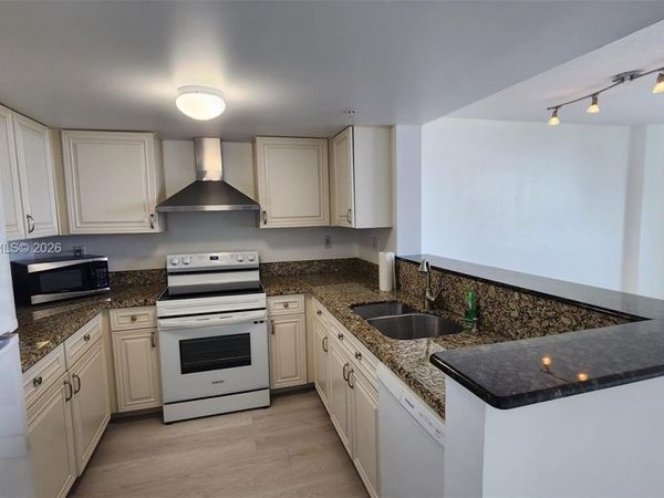 3000 Coral Way , Unit 713, Miami, FL 33145