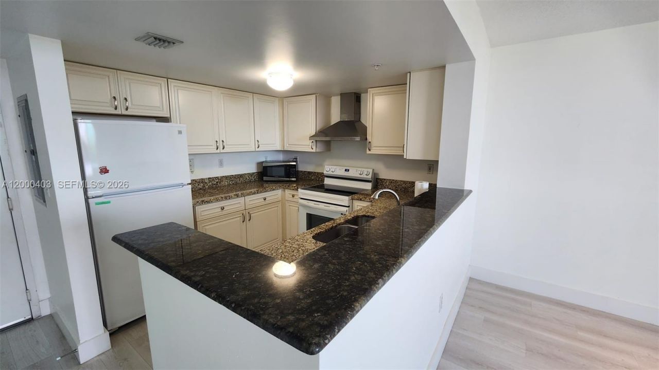 3000 Coral Way, Unit 713, Miami, FL 33145 Photo