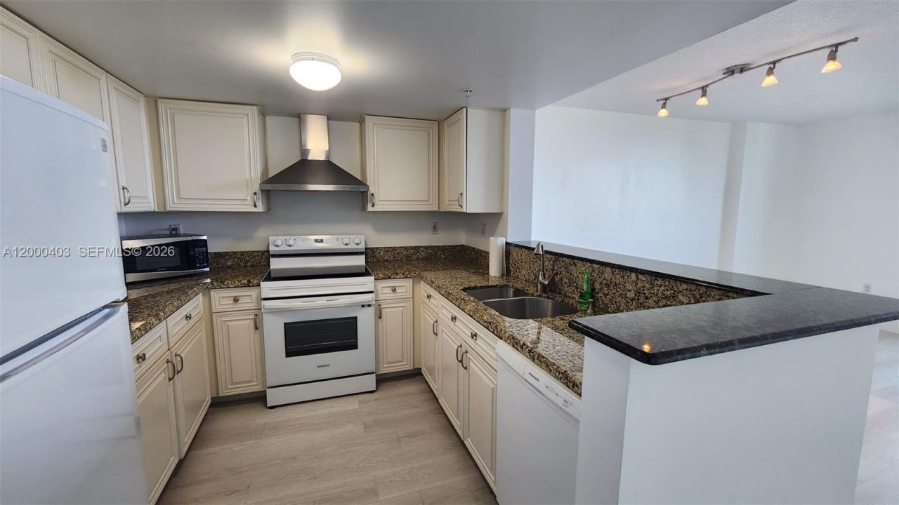 3000 Coral Way, Unit 713, Miami, FL 33145 Photo