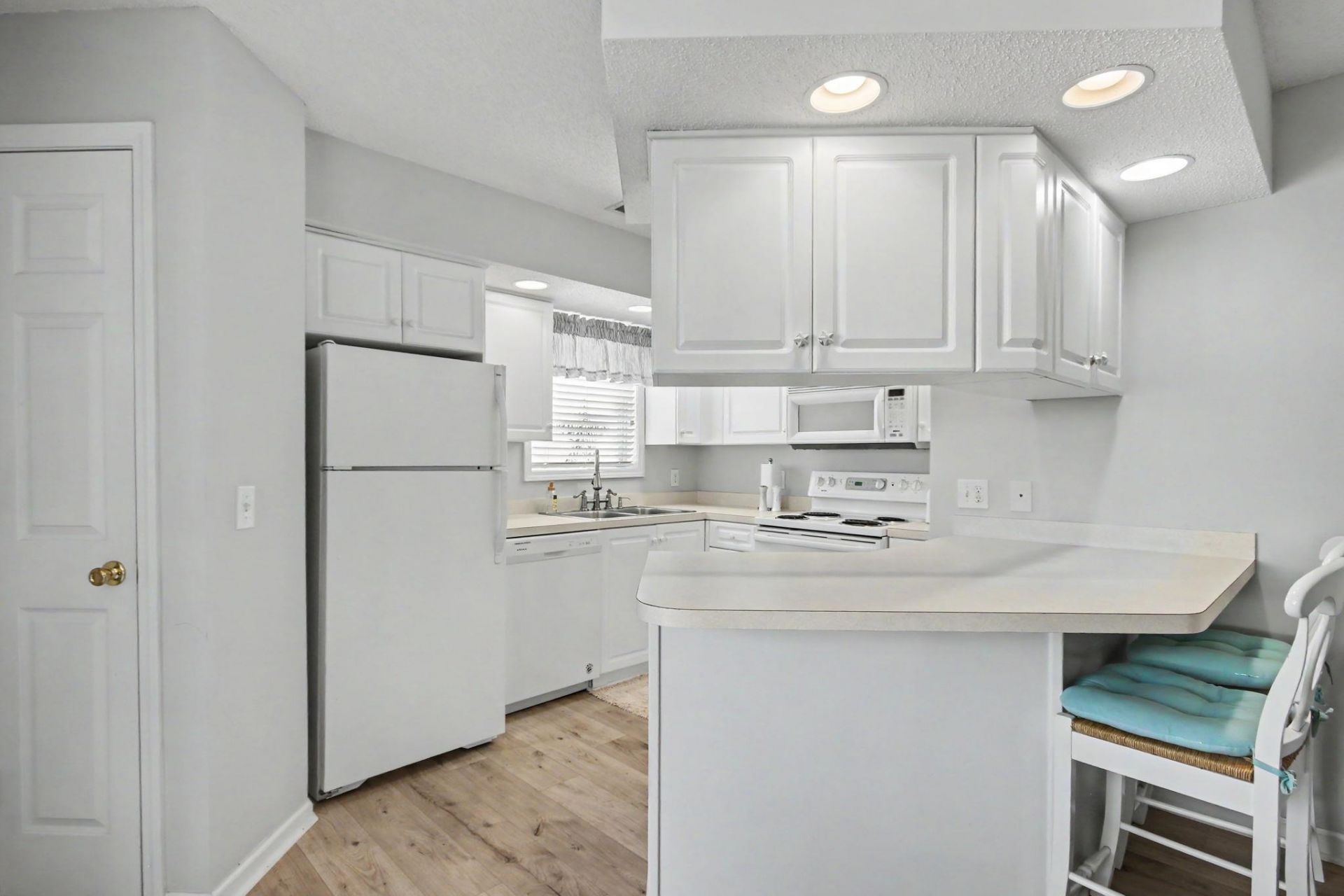 301 Shore Haven Dr. Photo 13