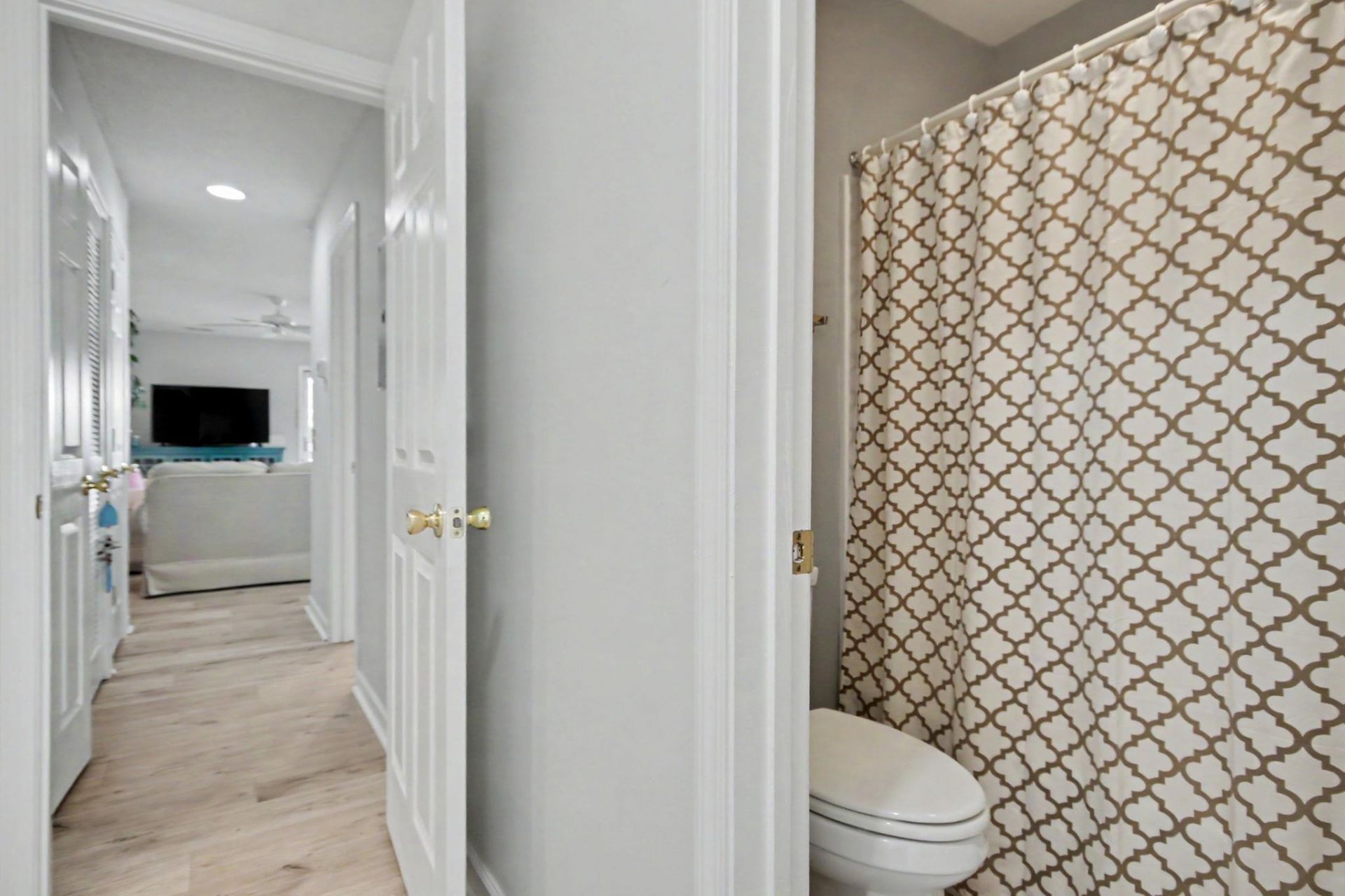 301 Shore Haven Dr. Photo 22