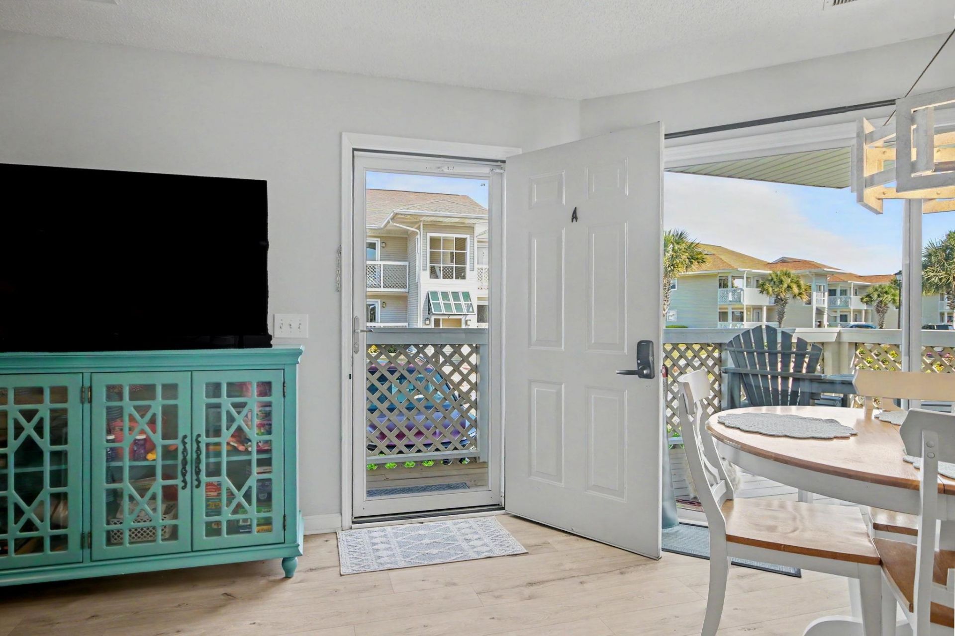 301 Shore Haven Dr. Photo 4