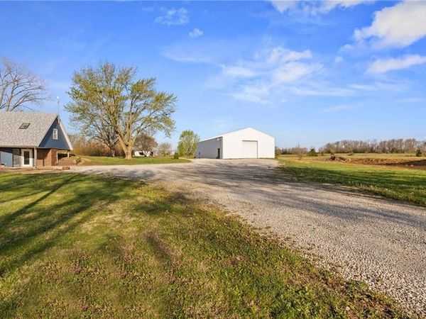 10059 B Highway, Windsor, MO 65360