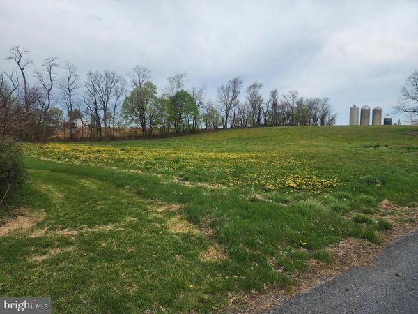 11 BEVERLY COURT, CARLISLE, PA 17015