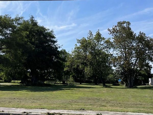 1697 Bacom Point Road, Pahokee, FL 33476