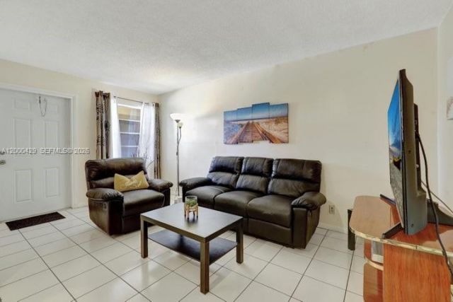 2145 Pierce St, Unit 326, Hollywood, FL 33020 Photo