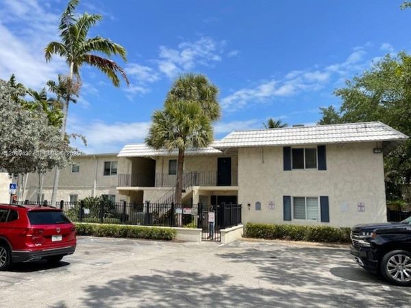 8601 SW 68th Ct, Unit 4, Pinecrest, FL 33156