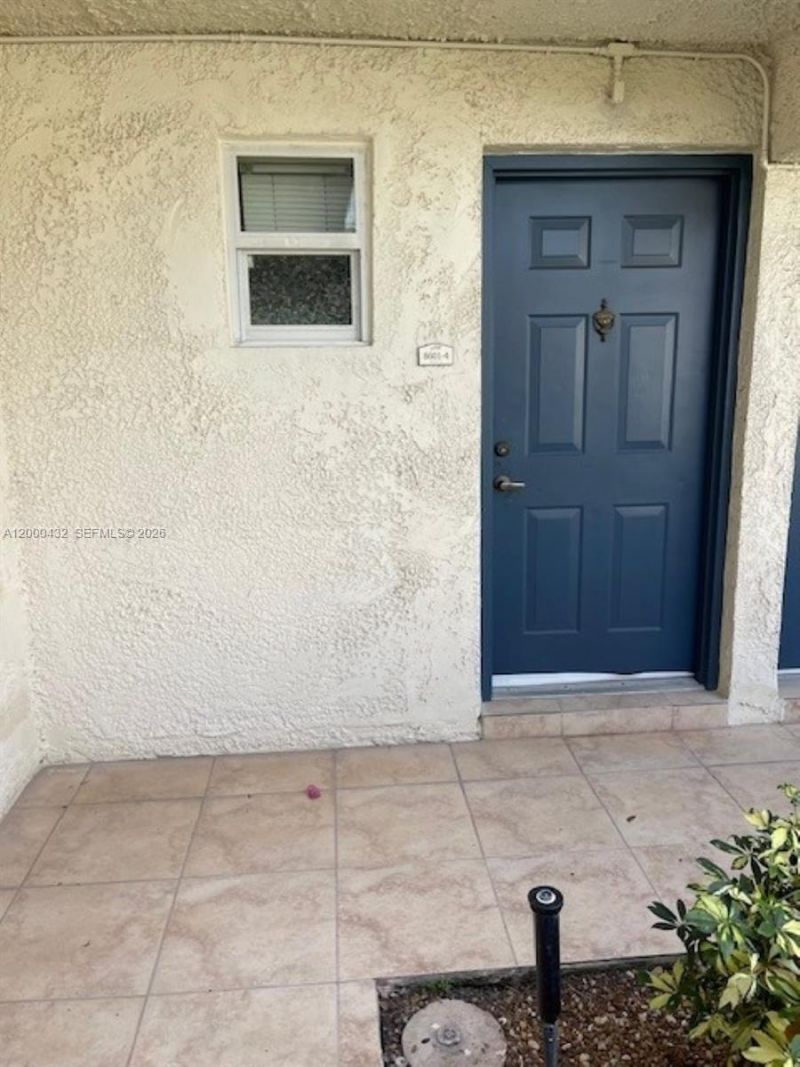 8601 SW 68th Ct, Unit 4, Pinecrest, FL 33156 Photo