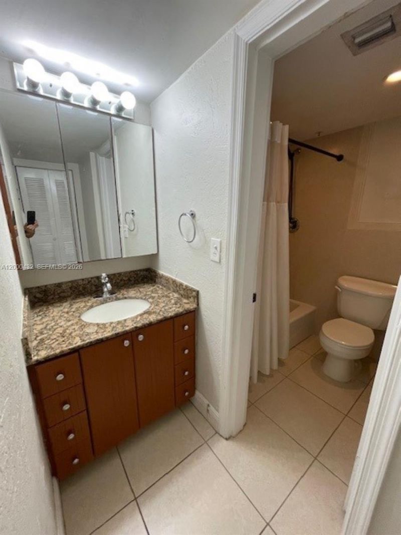 8601 SW 68th Ct, Unit 4, Pinecrest, FL 33156 Photo