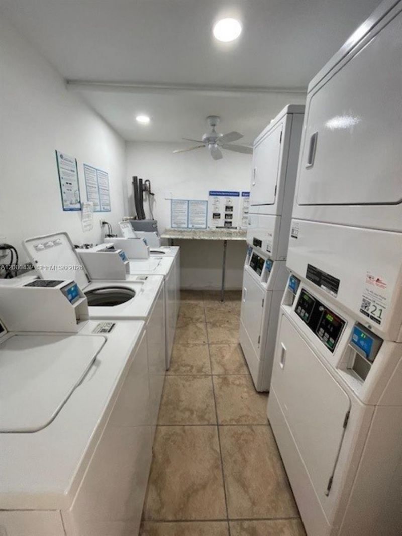 8601 SW 68th Ct, Unit 4, Pinecrest, FL 33156 Photo