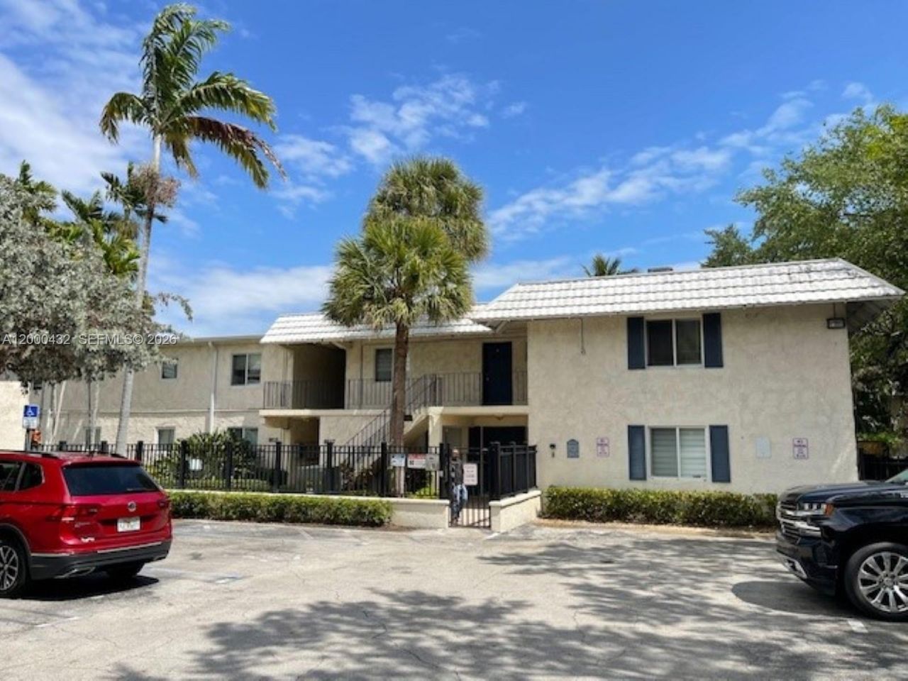 8601 SW 68th Ct, Unit 4, Pinecrest, FL 33156 Photo