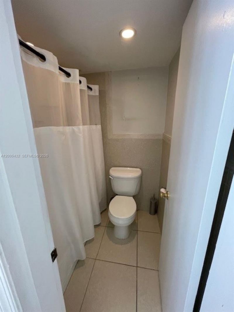 8601 SW 68th Ct, Unit 4, Pinecrest, FL 33156 Photo