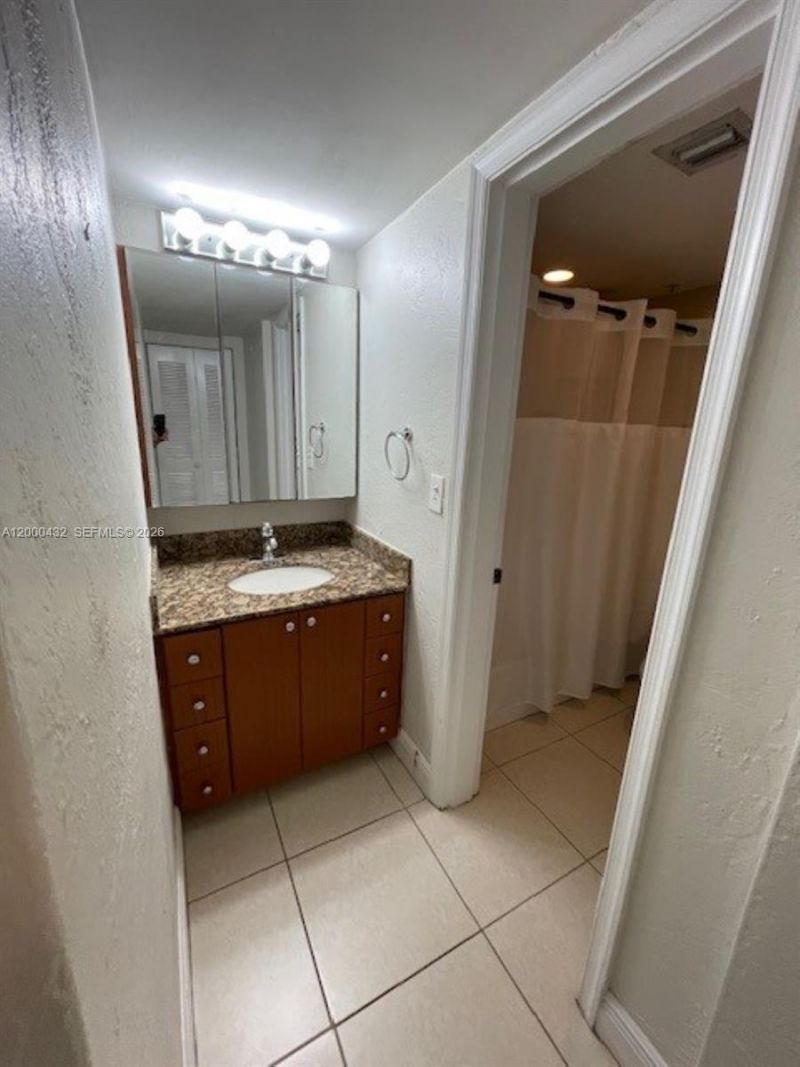 8601 SW 68th Ct, Unit 4, Pinecrest, FL 33156 Photo