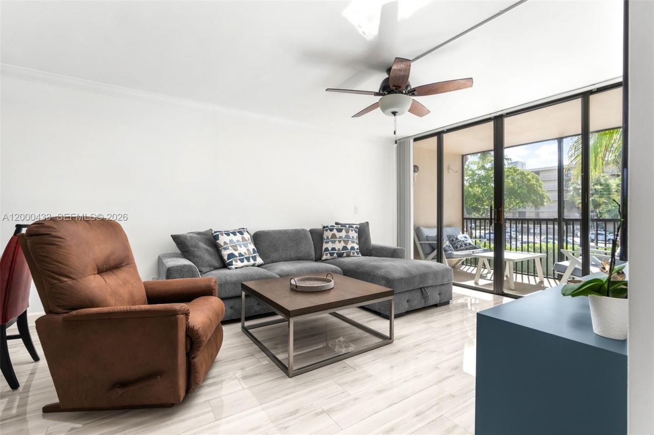 16 Royal Palm Way, Unit 205, Boca Raton, FL 33432 Photo