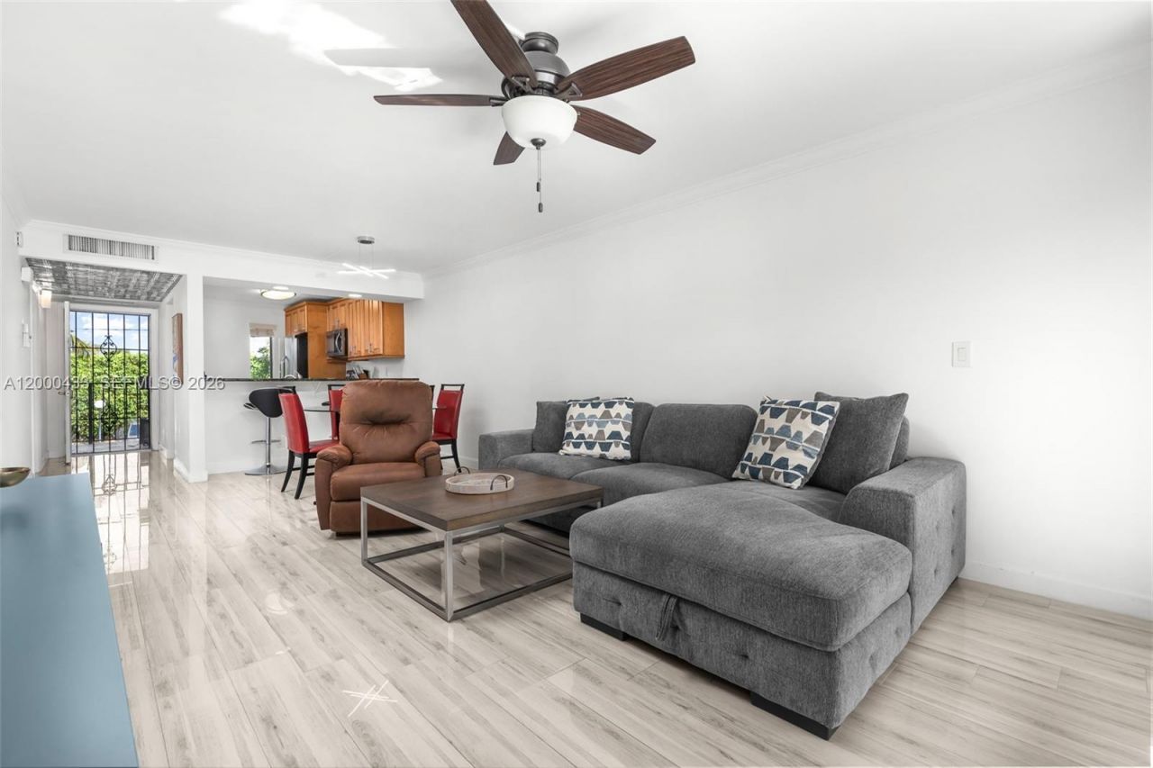 16 Royal Palm Way, Unit 205, Boca Raton, FL 33432 Photo