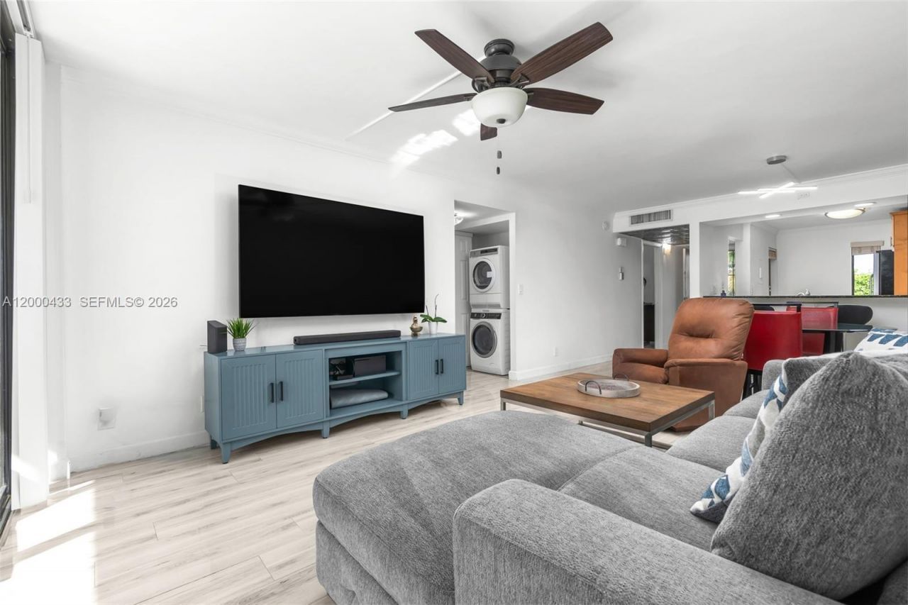 16 Royal Palm Way, Unit 205, Boca Raton, FL 33432 Photo