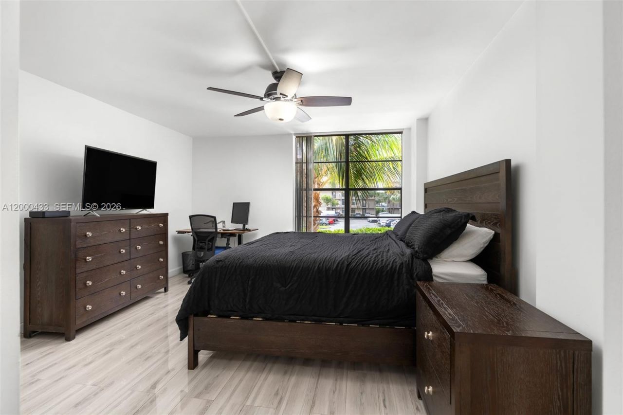 16 Royal Palm Way, Unit 205, Boca Raton, FL 33432 Photo