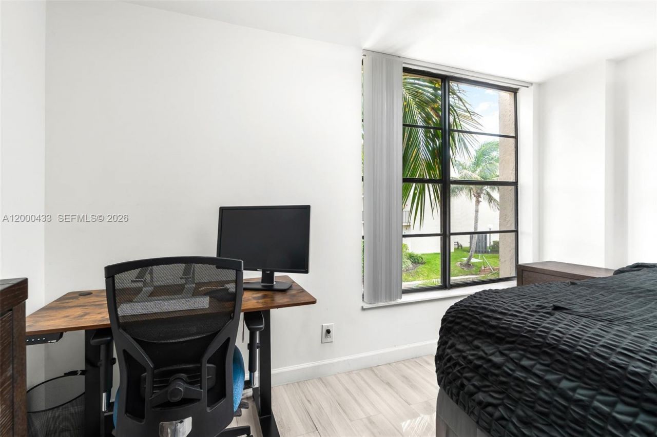 16 Royal Palm Way, Unit 205, Boca Raton, FL 33432 Photo