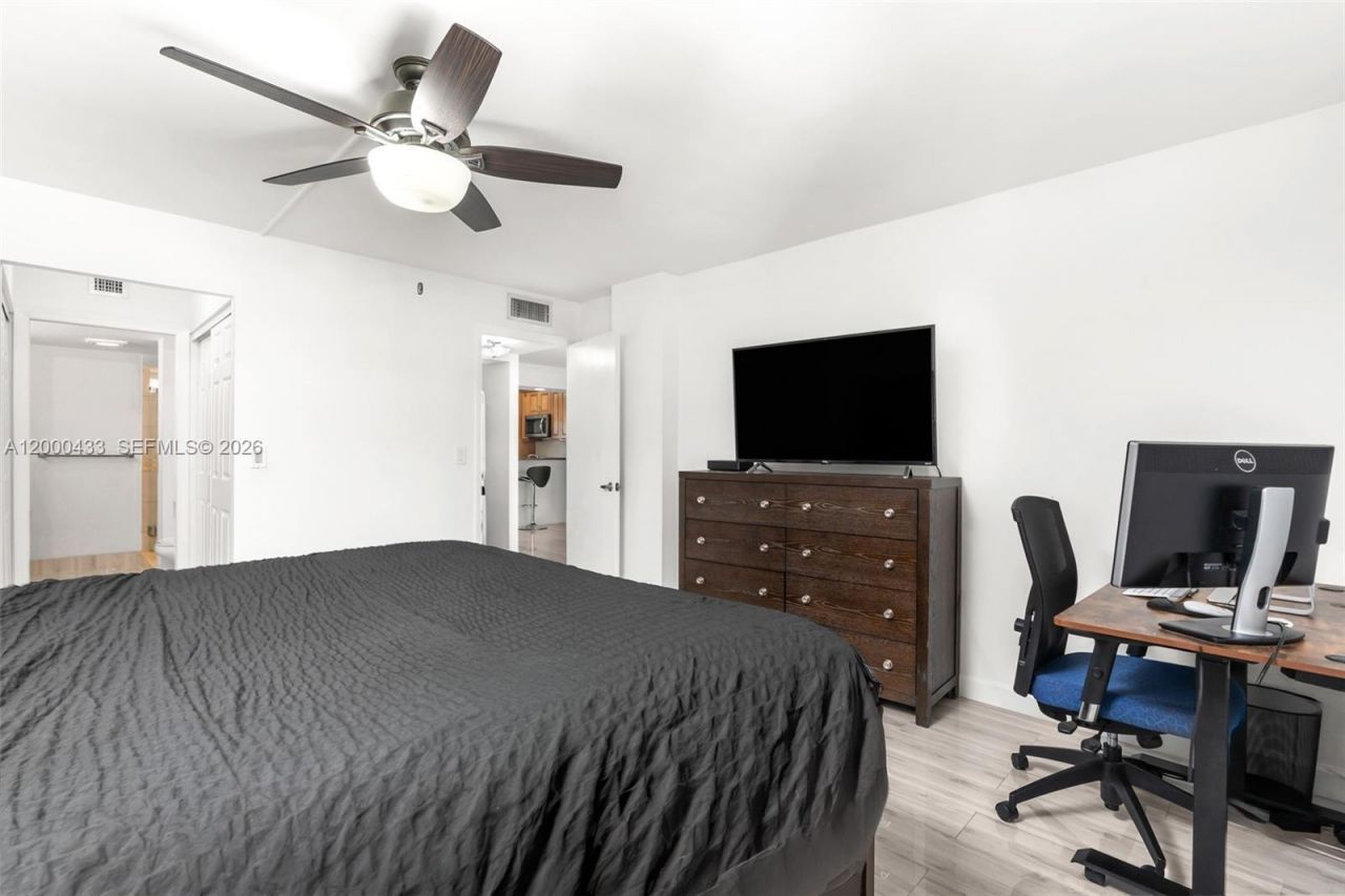 16 Royal Palm Way, Unit 205, Boca Raton, FL 33432 Photo