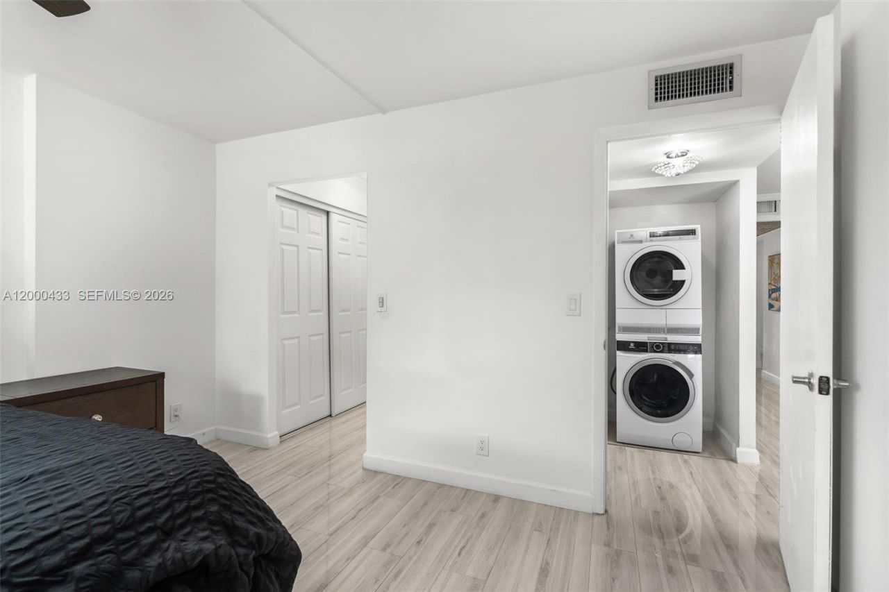 16 Royal Palm Way, Unit 205, Boca Raton, FL 33432 Photo