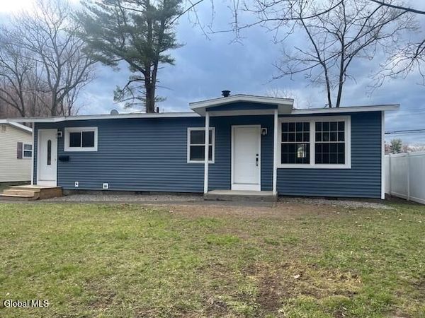 51 Sherwood Drive, Latham, NY 12110